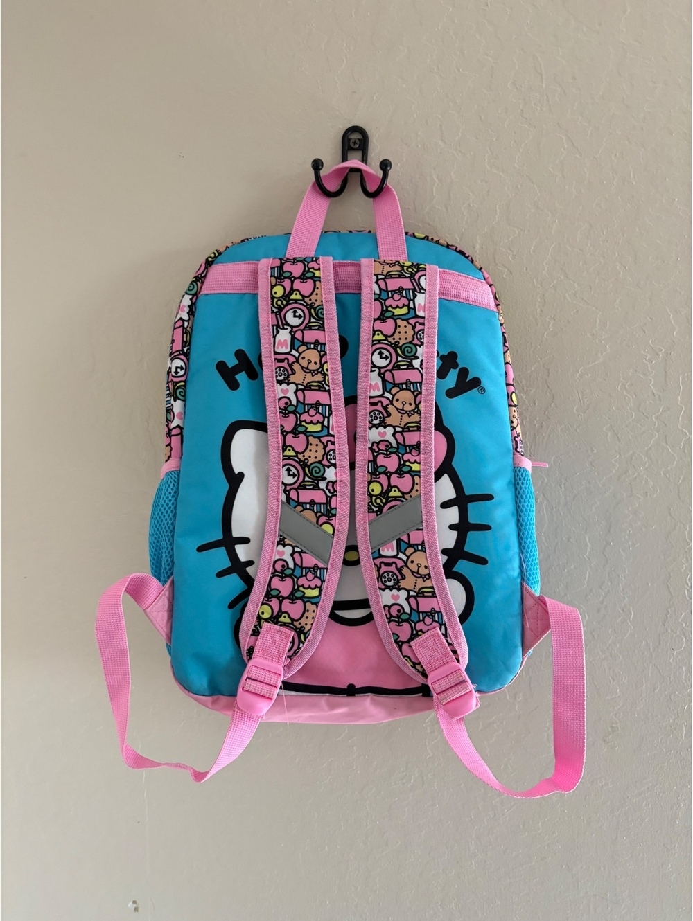 Hello Kitty backpack - Picture 7 of 9